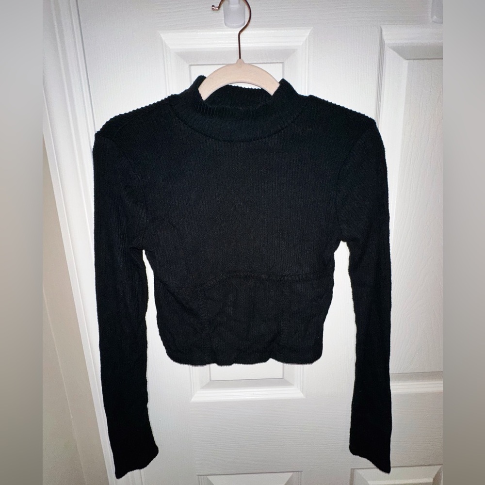 Black Cropped Ribbed Shirt